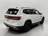 New 2025 Volkswagen Atlas Peak Edition SE image 4
