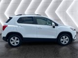 Used 2021 Chevrolet Trax LT w/ LT Convenience Package image 4