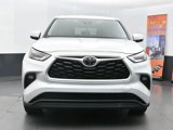 Used 2023 Toyota Highlander LE image 3