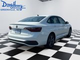 Used 2023 Volkswagen Jetta SE image 5