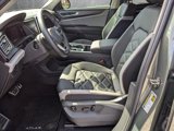 New 2025 Volkswagen Atlas Peak Edition SE image 4