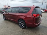 Used 2020 Chrysler Pacifica Touring w/ S Appearance Package image 4
