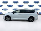 Used 2024 Chrysler Pacifica Limited image 5
