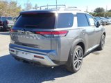 New 2025 Nissan Pathfinder Platinum image 4