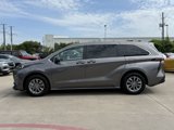 Used 2024 Toyota Sienna LE image 4