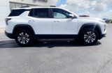 Used 2025 Chevrolet Equinox LT w/ Convenience Package II image 3