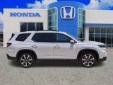 New 2025 Honda Pilot Touring image 3