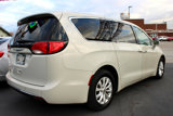 Used 2019 Chrysler Pacifica Touring Plus image 2