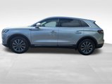 Used 2022 Lincoln Nautilus FWD image 4