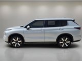 New 2025 Mitsubishi Outlander SE image 3