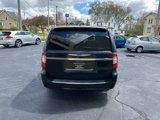 Used 2014 Chrysler Town & Country Touring-L w/ Driver Convenience Group image 4