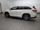 Used 2018 Toyota Highlander XLE image 3