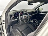Used 2025 Porsche Cayenne image 4