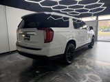 Used 2023 GMC Yukon XL Denali image 2