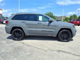 Used 2022 Jeep Grand Cherokee Laredo X image 2