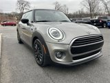 Used 2020 MINI Cooper 2-Door Hardtop image 2