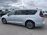 Used 2023 Chrysler Pacifica Touring-L image 6