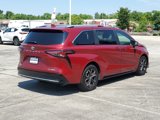 Certified 2025 Toyota Sienna Platinum image 2