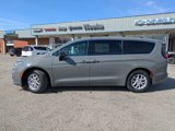 New 2025 Chrysler Pacifica Select image 3