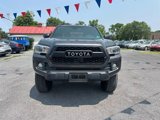 Used 2018 Toyota Tacoma TRD Off-Road image 2