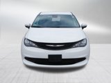 Used 2023 Chrysler Voyager LX image 2