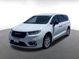 Used 2024 Chrysler Pacifica Touring-L image 5