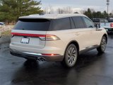 New 2025 Lincoln Aviator AWD image 3