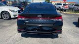 Used 2022 Hyundai Elantra SEL w/ Convenience Package image 5