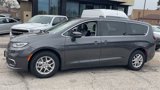 Used 2023 Chrysler Pacifica Touring-L image 3