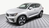 Used 2025 Volvo XC40 B5 Plus image 4
