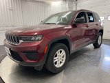 Used 2023 Jeep Grand Cherokee Laredo image 2