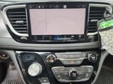 Used 2022 Chrysler Pacifica Touring-L w/ Uconnect Theater Family Group image 4