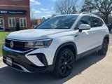 Used 2022 Volkswagen Taos SE image 2