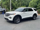 Certified 2022 Ford Explorer XLT w/ Equipment Group 202A image 3