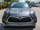 Used 2024 Toyota Highlander LE image 4
