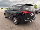 New 2025 Chrysler Pacifica Pinnacle image 4