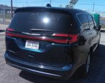 Used 2024 Chrysler Pacifica Touring-L image 3