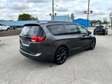 Used 2018 Chrysler Pacifica Touring-L Plus image 3