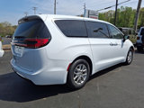 New 2025 Chrysler Pacifica Select image 4