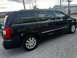 Used 2016 Chrysler Town & Country Touring image 5