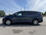 New 2025 Chrysler Pacifica Select image 2