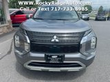 Used 2023 Mitsubishi Outlander SE image 2