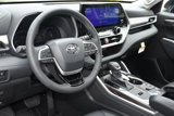 New 2025 Toyota Highlander Limited image 5