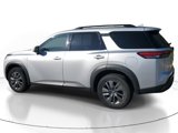Used 2024 Nissan Pathfinder SV image 3