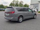 Used 2023 Chrysler Pacifica Touring-L image 3