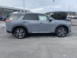 New 2025 Nissan Pathfinder Platinum image 2