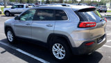 Used 2017 Jeep Cherokee Latitude w/ Safety/Convenience Group image 4