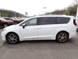 Certified 2025 Chrysler Pacifica Pinnacle w/ Trailer Tow Group image 2