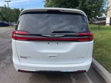 Used 2024 Chrysler Pacifica Limited image 6