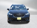 New 2025 Chrysler Pacifica Limited image 2
